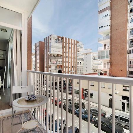 Cozy Room In Stylish Flat Just Steps From The Beach กาดิซ ภายนอก รูปภาพ