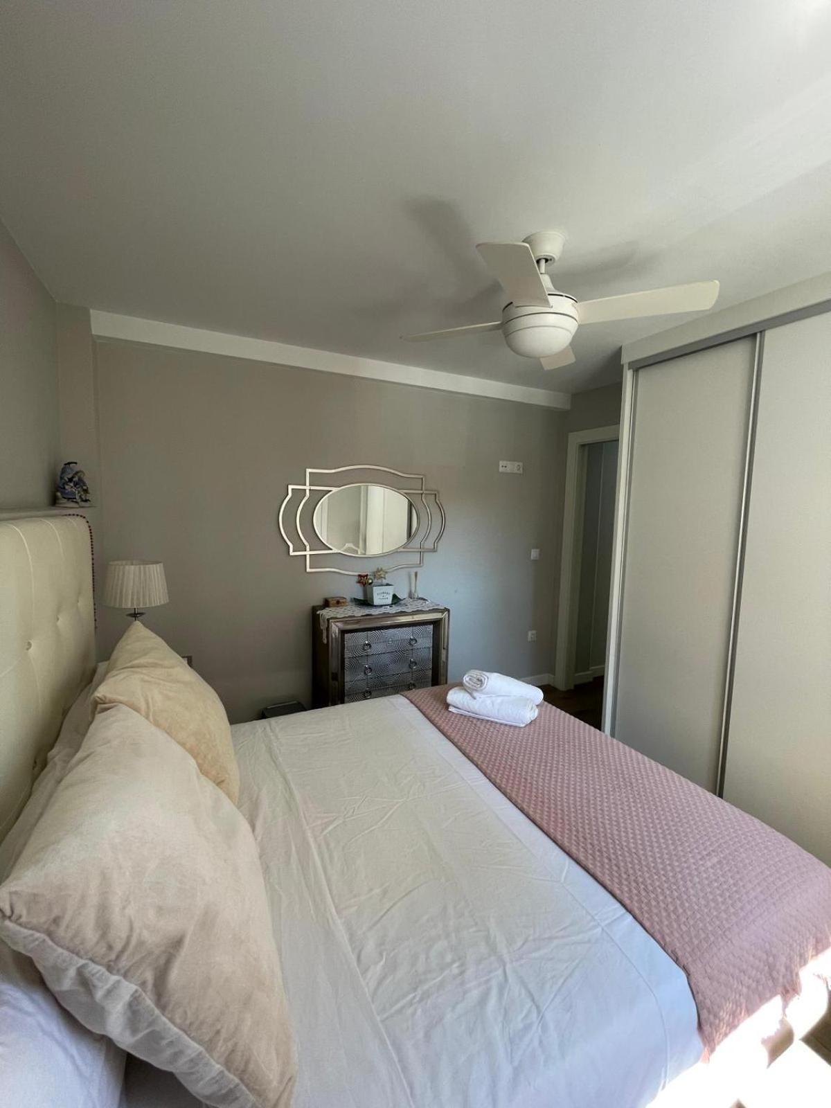 Cozy Room In Stylish Flat Just Steps From The Beach กาดิซ ภายนอก รูปภาพ