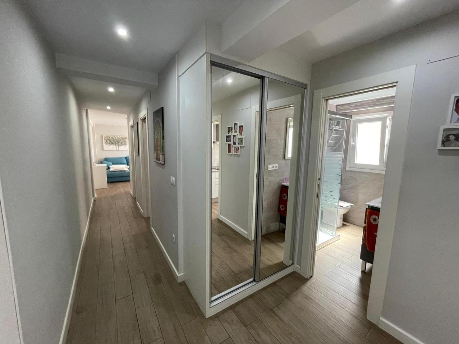 Cozy Room In Stylish Flat Just Steps From The Beach กาดิซ ภายนอก รูปภาพ