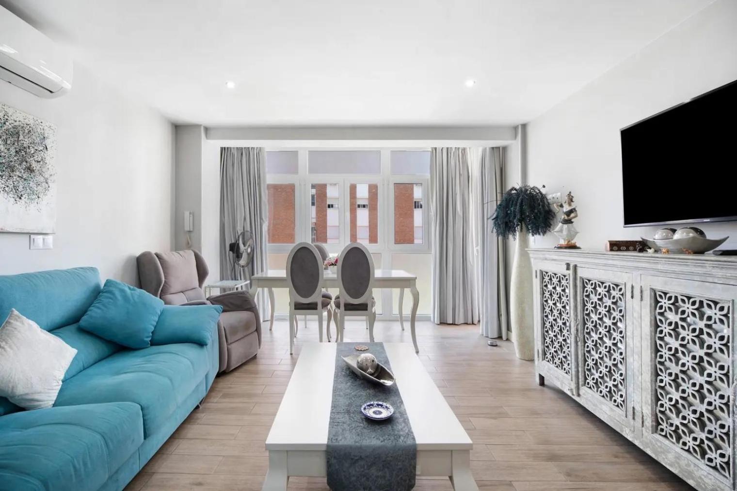 Cozy Room In Stylish Flat Just Steps From The Beach กาดิซ ภายนอก รูปภาพ